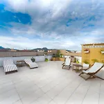 And Rooftop Terrace Center Guest house 4*