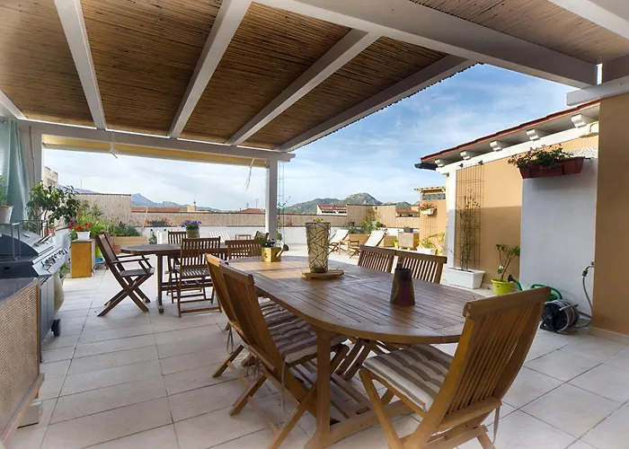 Terrace Center בית הארחה