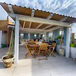 And Rooftop Terrace Center بيت ضيافة 4*