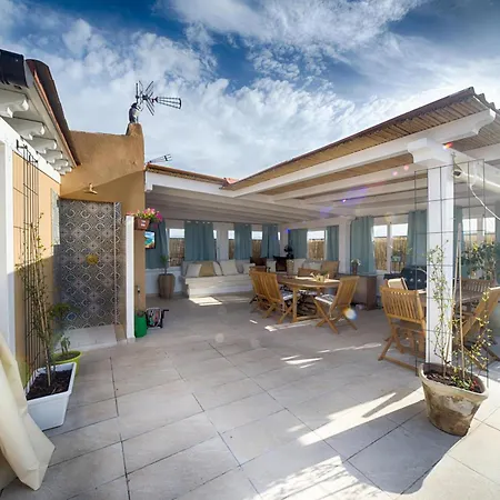 Konukevi Terrace Center